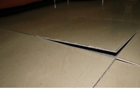 墙上瓷砖烂了一点边缝怎么办(墙上瓷砖烂了一点边缝怎么办视频) 墙上瓷砖烂了一点边缝怎么办(墙上瓷砖烂了一点边缝怎么办视频)